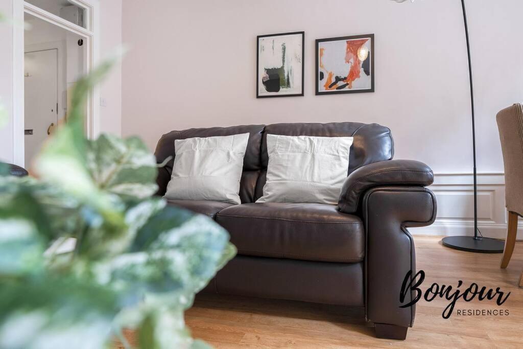 Monge Suite Old Town 2Br-1Ba, Near Royal Mile By Bonjour Residences 爱丁堡 外观 照片