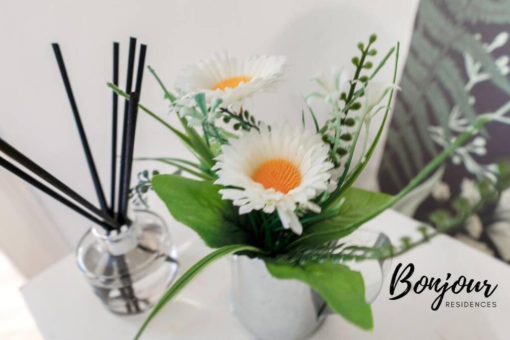 Monge Suite Old Town 2Br-1Ba, Near Royal Mile By Bonjour Residences 爱丁堡 外观 照片
