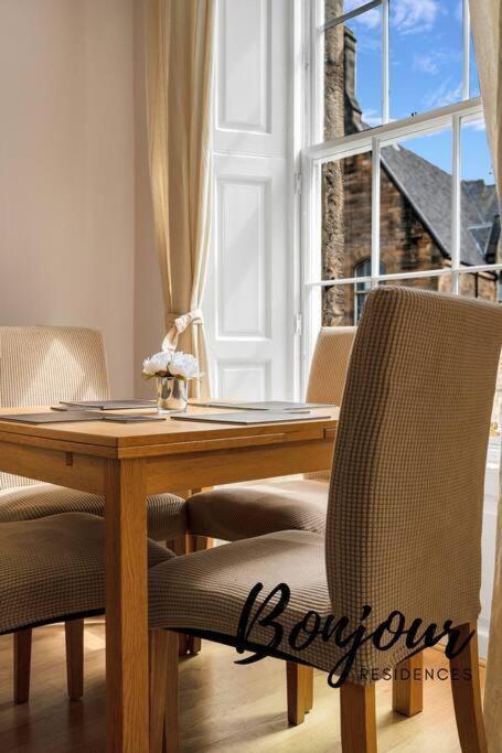 Monge Suite Old Town 2Br-1Ba, Near Royal Mile By Bonjour Residences 爱丁堡 外观 照片